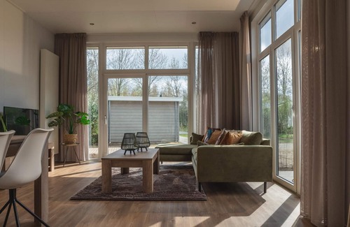 Zuna Resort | Cozy Cabin | 4 pers - Two Bedroom Resort, Sleeps 4