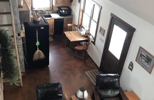 Bozeman Cabin | Cozy cabin in a beautiful mountain valley close to hiking, golf, airport