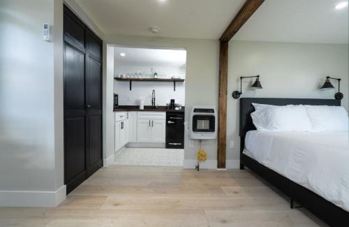 Temple House | Cozy Cabin in a Rural setting-14