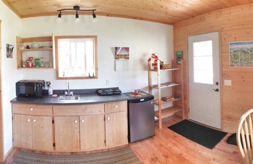Rock Creek Cabin | Cozy Cabin in Kettle Valley