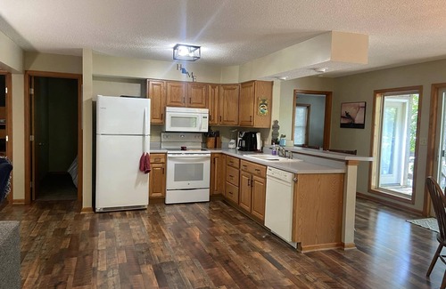 Gravois Mills Cabin | Cozy Cabin in Quiet Cove with Private Boat Dock