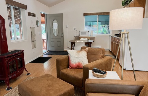 Prescott Cabin | Cozy Cabin just 5 minutes from Lynx Lake