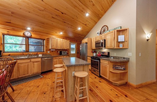 Oakland House | Cozy Cabin: Lake Area, Dogs OK, Hot Tub, Pool Table, Fire Pit!