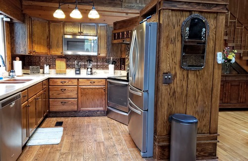 Blairsville Cabin | Cozy Cabin on 4 acres of fun! Pavilion, Firepit, Swing, Walking trail to creek!