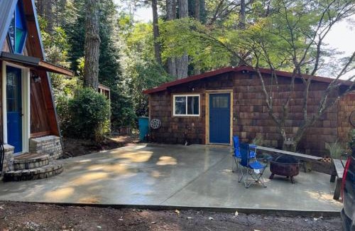 Bandon House | Cozy cabin on Laurel Lake