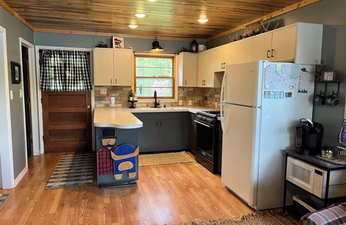 Walker Cabin | Cozy cabin on Leech Lake, fishing, boating, swimming, trails, 10 min to Walker