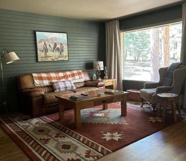 Rye House | Cozy Cabin on the Creek