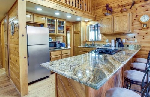 Pinetop Cabin | COZY CABIN PLCC TALL PINES PRIVACY GOLF HIKE BIKE ENJOY FRESH COOL MOUNTAIN AIR!