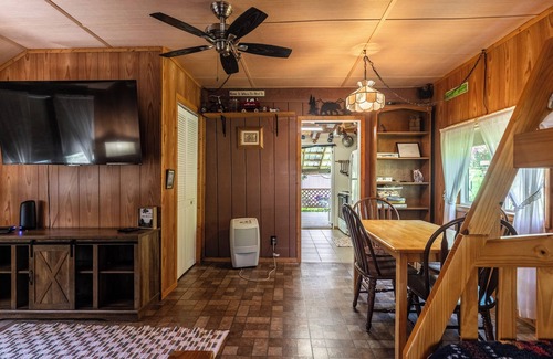 Bath Cabin | Cozy Cabin with an RV &Camper Hookup nPet Friendly nPeaceful & Relaxing