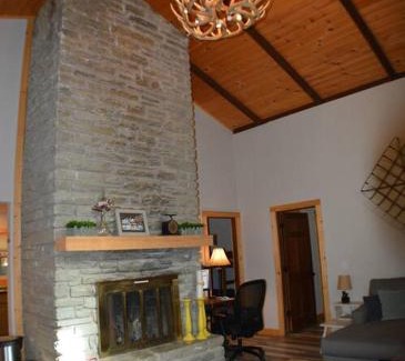 Charter Hills House | Cozy cabin with boosted Wi-Fi