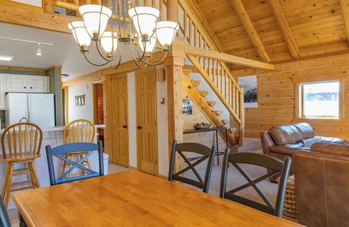 Red Lodge House | Cozy Cabin with Mountain Views