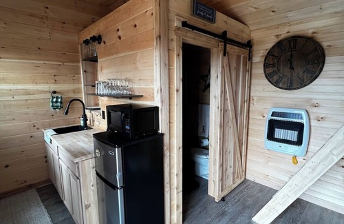Warren Cabin | Cozy camp with an amazing view!