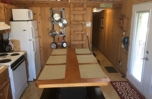 Maurepas Cabin | Cozy Camp With Sun Decks! Near New Orleans and Baton Rouge.!