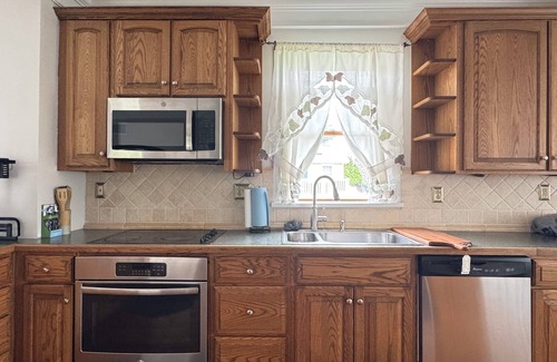 Parkside House | Cozy Cape Cod Home 20 Minutes from Philadelphia