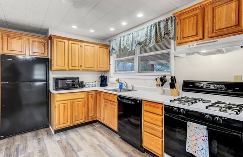 Middletown Cottage | Cozy Cape Cod only 15mins from Hershey Entertainment
