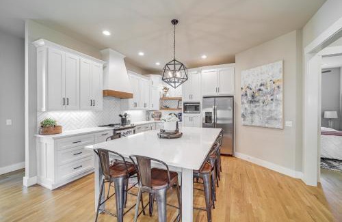 Eufaula House | Cozy Carlton Landing Home - Pools and Lake Access