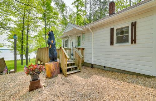 Carp Lake House | Cozy Carp Lake Cottage with Dock, Kayaks and Fire Pit