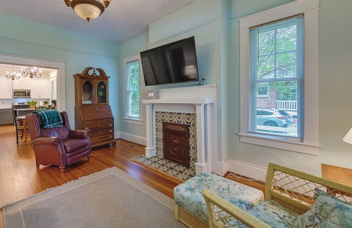 Lindley Park House | Cozy ‘Casa Verde’ Getaway - 1 Mi to UNCG Campus