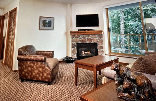 Whistler Cay Heights Condo | Cozy Cascade Lodge is moments away from your ski lift or the charm of town.