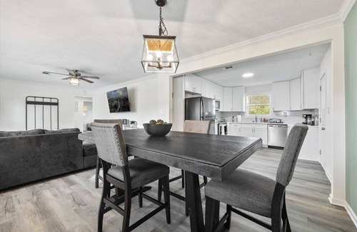 Powder Springs House | Cozy & Central Family Friendly 3BR Near Six Flags!