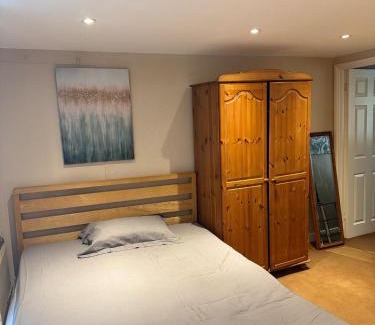 Amesbury House | Cozy Chamber and hall