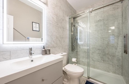 Bedford Apartment | Cozy Chic Oasis 3 Bedroom