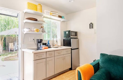 Altadena House | Cozy City Mountain Hide Away!