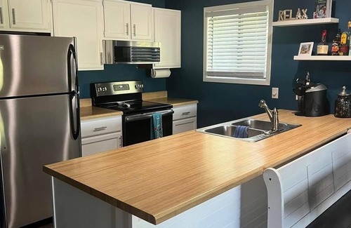 Lake Ozark Condo | Cozy, clean lake front condo