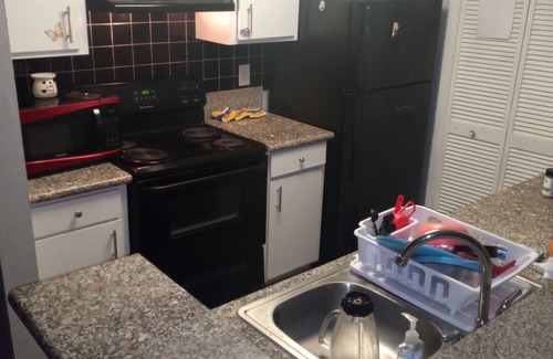 Peachtree Corners House | Cozy & Close to EVERYTHING! 2 bedroom 2 bath!