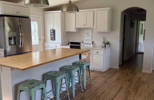 Decorah House | Cozy Clubhouse - with Scenic golf course views.
