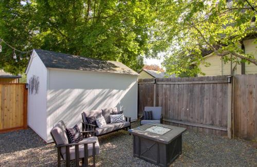 Coeur d'Alene House | Cozy Coeur dAlene Getaway with Fire Pit, Near Dtwn