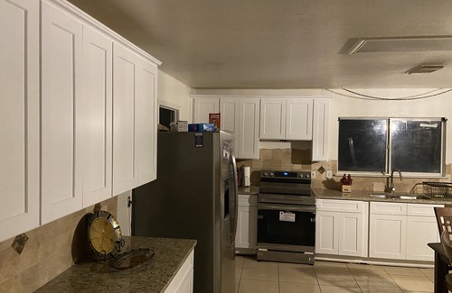 North San Antonio - SAT House | Cozy Comfortable Living- Major highways and attractions near by