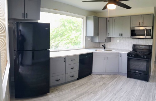 Chester Highlands Apartment | Cozy & Comfy 2 bedroom remodeled with plenty parking