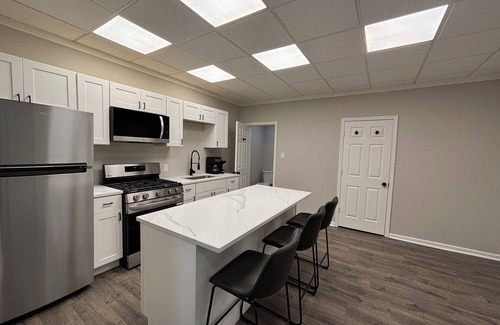 Oxford Apartment | Cozy completely remodeled 1-bedroom apartment in the heart of Downtown Oxford.