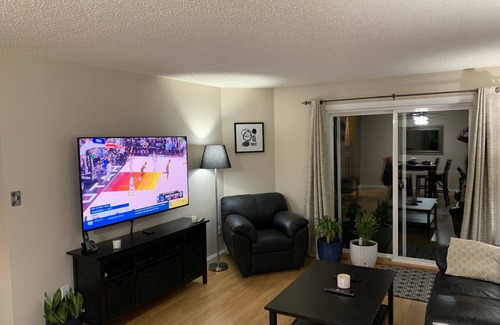 North Central Edmonton Condo | Cozy Condo close to LRT, Stadium and Expo Center.