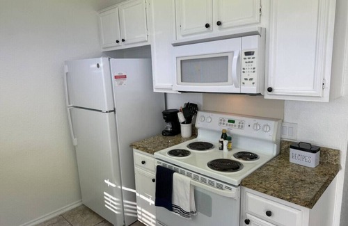 Waco Apartment | Cozy Condo in Baylor Bubble