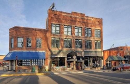 Salida House | Cozy Condo In The Historic Palace Hotel, Downtown