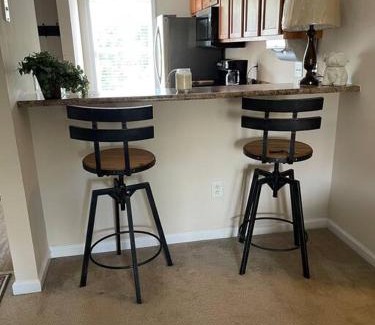 South View Apartment | Cozy Condo with Free Wifi/Cable