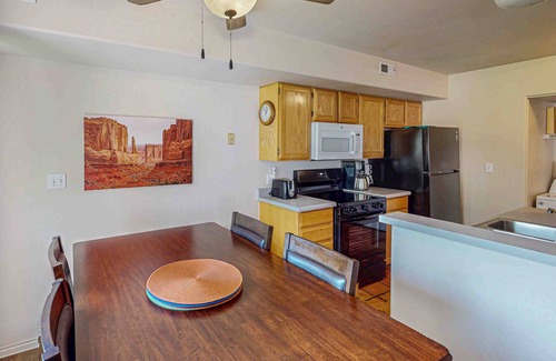 Moab South Valley Condo | Cozy Condo with Moab Rim View, Wifi, Fireplace, Grill, and Seasonal Heated Pool