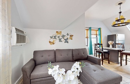 West Street - River Street House | Cozy Condo with Pet-Friendly Vibes, WiFi, Full Kitchen, and a Scenic Balcony