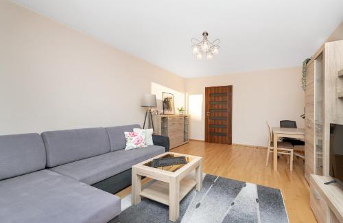 Krzyki Apartment | Cozy Corner: apartment with WiFi and Private Balcony