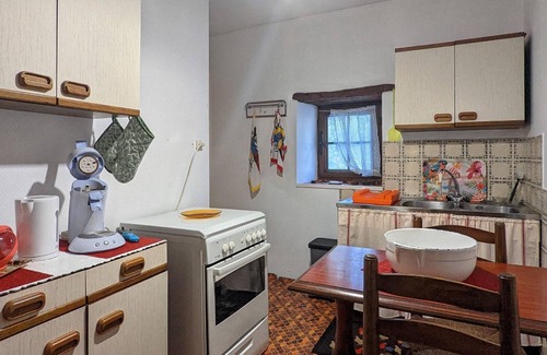 Courtesoult-et-Gatey Cottage | Cozy cottage with stove, shared garden, near castles
