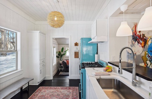 Tonka Bay House | Cozy Cottage 4 mins to Excelsior
