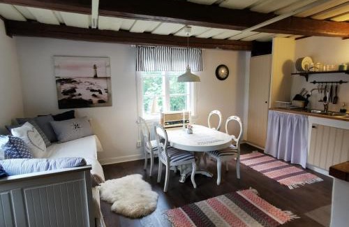 Rimbo House | Cozy cottage by the lake