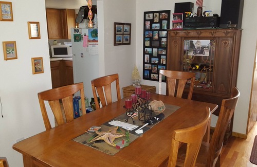 Harbert House | Cozy Cottage close to the Lake