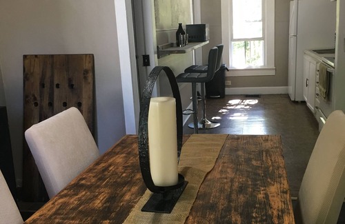 Fayetteville Cottage | Cozy Cottage in Fayetteville. Coolest Small mountain top town , Pet Friendly!