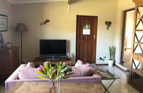 Winston Park Apartment | Cozy Cottage in Peaceful Winston Park