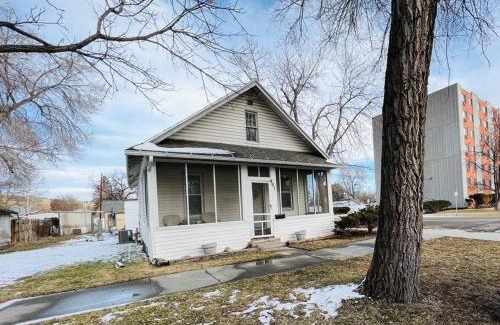 North Park House | Cozy cottage in the heart of the big city- dog friendly