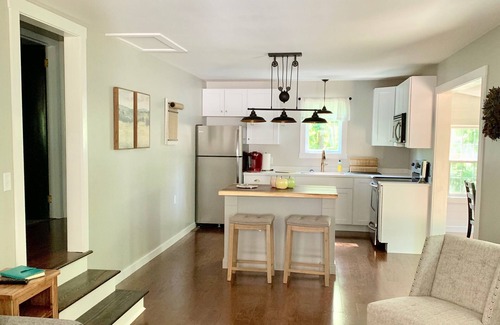 Carlisle House | Cozy Cottage in the Woods