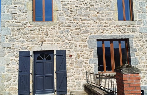 La Chabanne Cottage | Cozy Cottage Near Mountain Activities with WiFi, BBQ, and Family Amenities